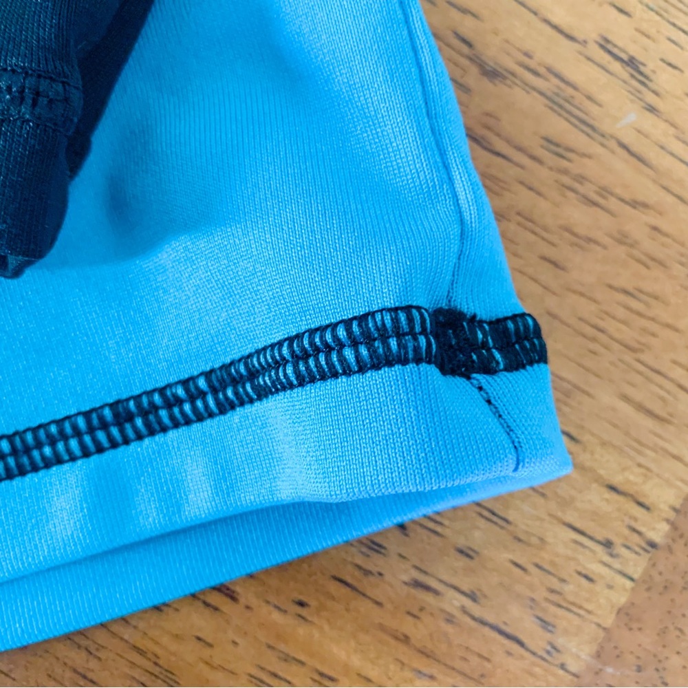 Quiksilver • Rashguard - Picture 3 of 5